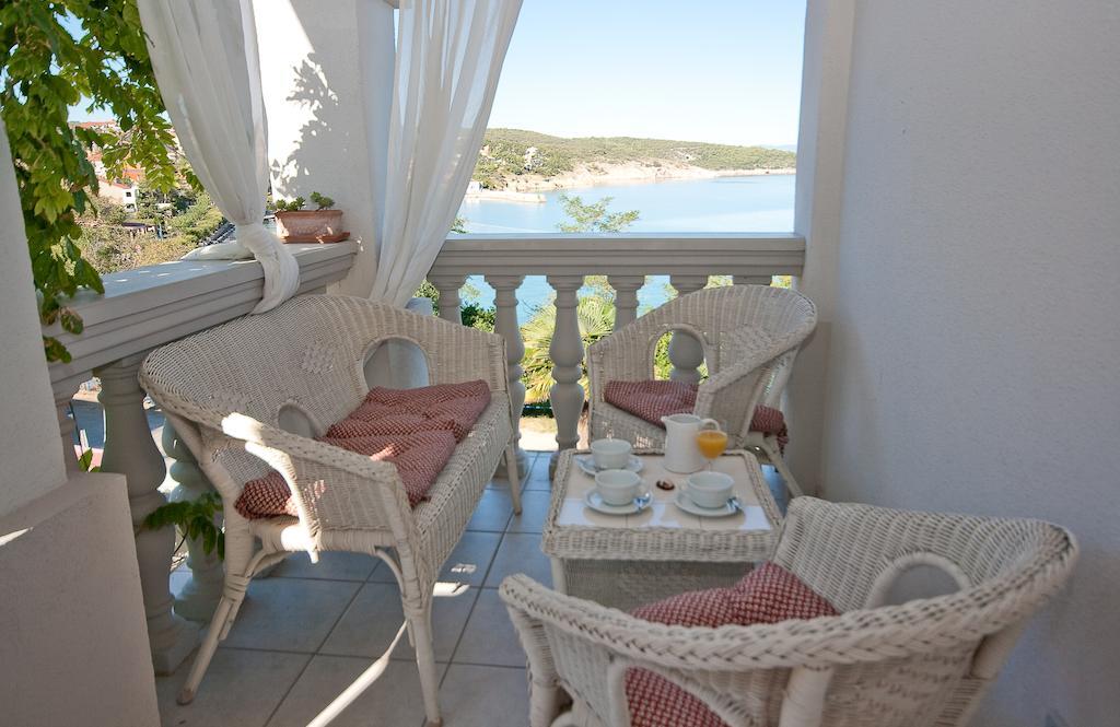Pavi Apartments Vila Amalia Šilo Kamer foto